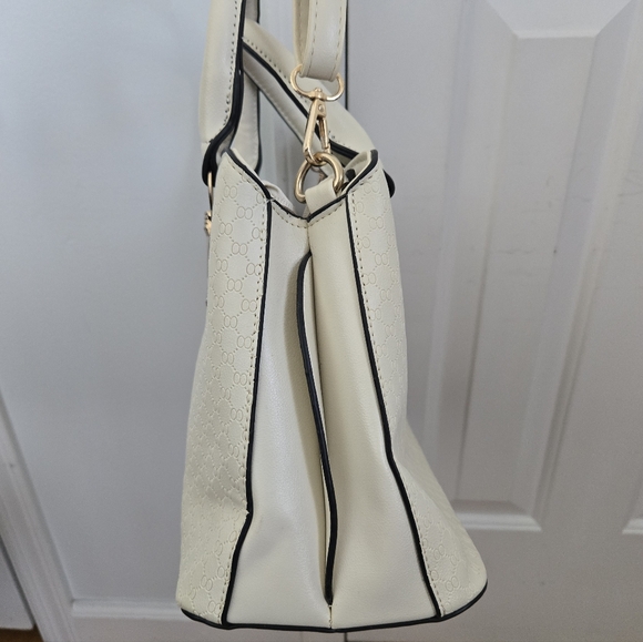 Cream Crossbody Bag - Picture 6 of 11